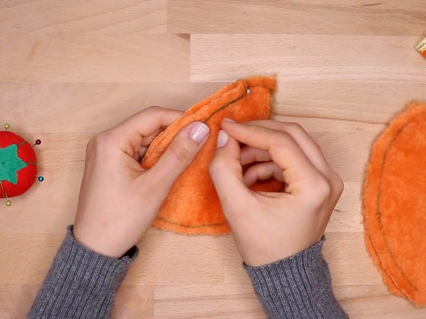 How to make pumpkin plushies DIY pattern